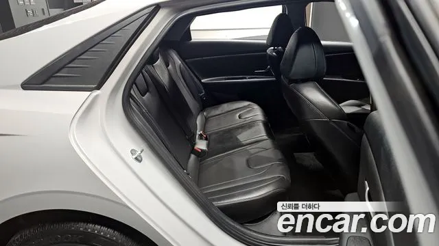Hyundai AVANTE 2021 — фото 17