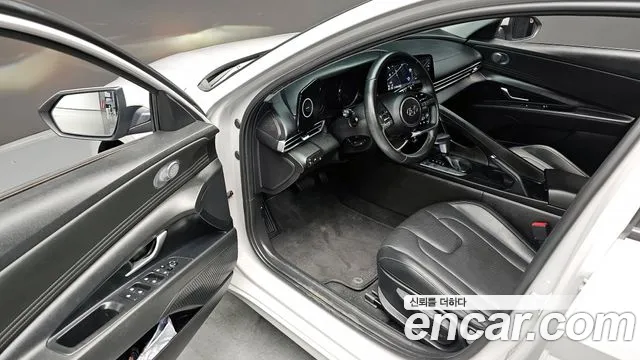 Hyundai AVANTE 2021 — фото 18