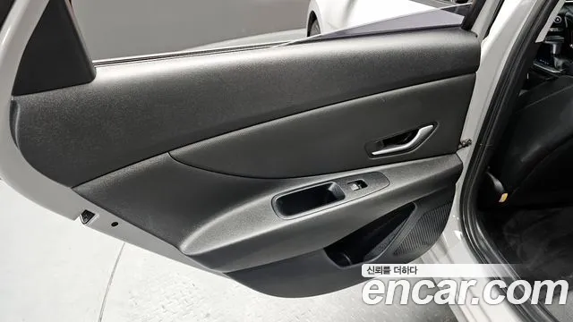 Hyundai AVANTE 2021 — фото 15