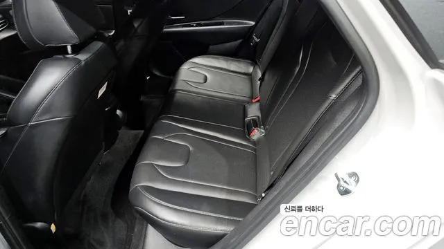 Hyundai AVANTE 2021 — фото 16