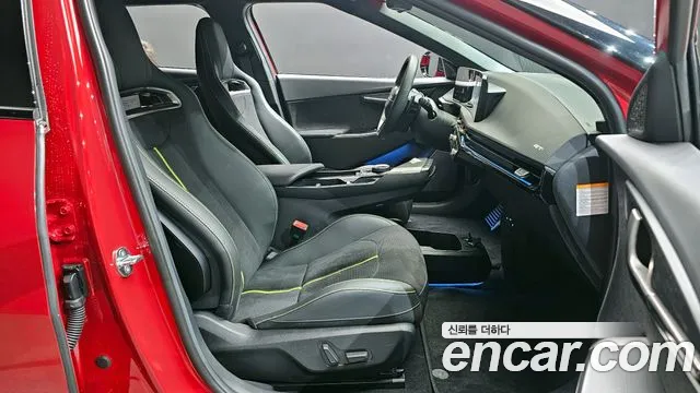 Kia EV6 2025 — фото 17