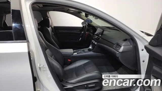 Honda Accord 2021 — фото 17
