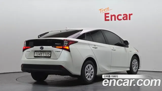 Toyota Prius 2020 — фото 2