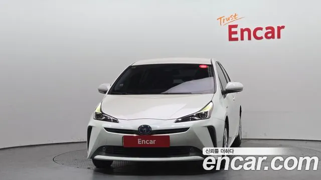Toyota Prius 2020 — фото 3