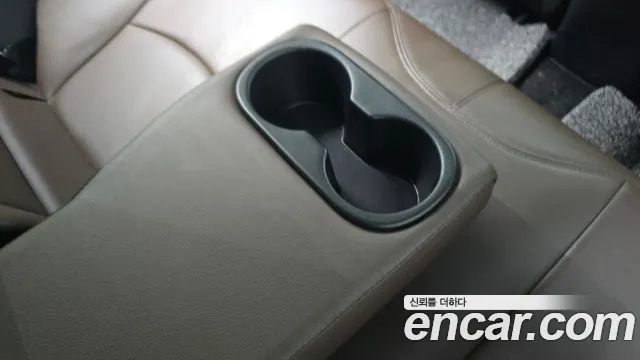 Toyota Prius 2020 — фото 9