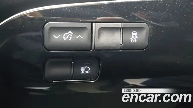 Toyota Prius 2020 — фото 16