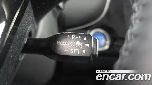 Toyota Prius 2020 — фото 18