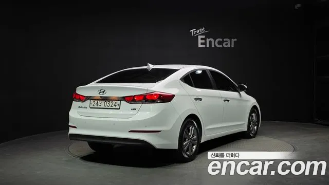 Hyundai AVANTE 2017 — фото 2