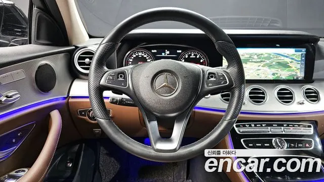 Mercedes-Benz E-Class 2018 — фото 12