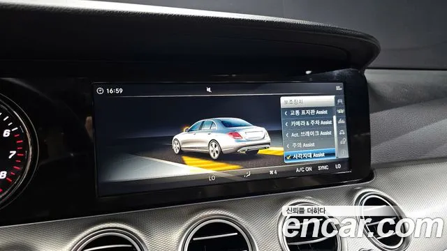 Mercedes-Benz E-Class 2018 — фото 15