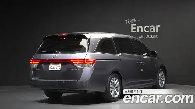 Honda Odyssey 2015 — фото 2