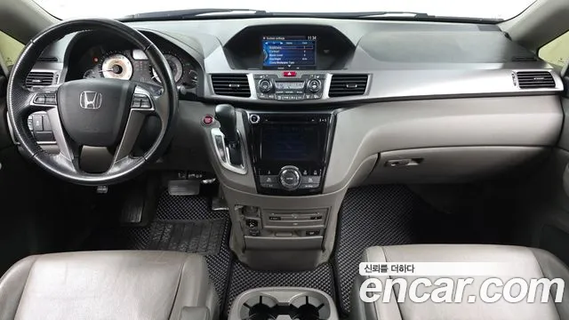 Honda Odyssey 2015 — фото 7