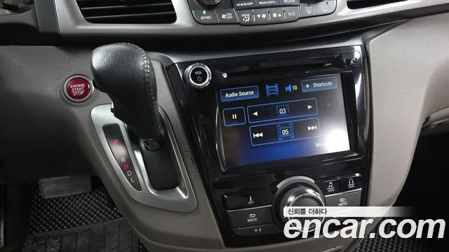 Honda Odyssey 2015 — фото 9