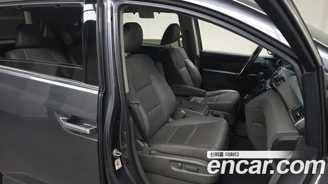 Honda Odyssey 2015 — фото 11
