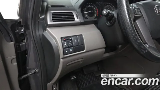 Honda Odyssey 2015 — фото 12