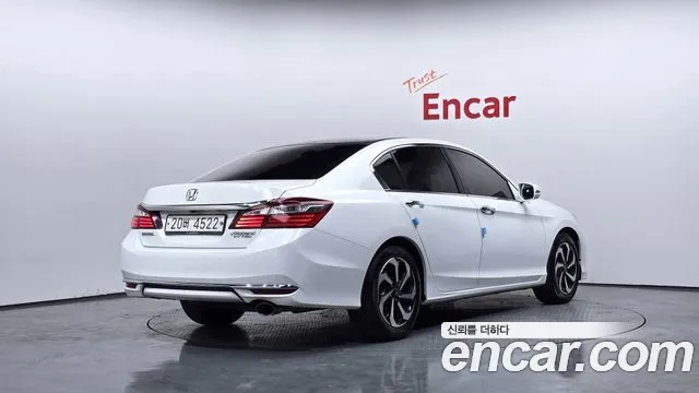 Honda Accord 2017 — фото 2