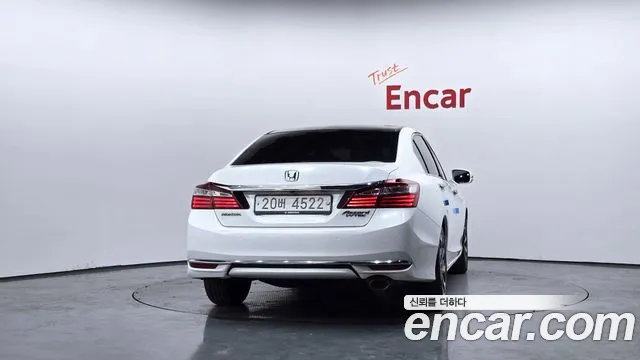 Honda Accord 2017 — фото 4