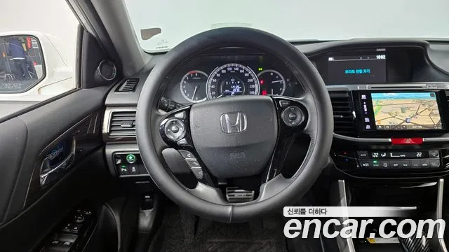 Honda Accord 2017 — фото 12