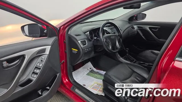 Hyundai AVANTE 2016 — фото 10