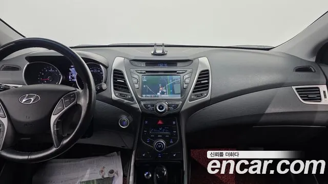 Hyundai AVANTE 2016 — фото 16