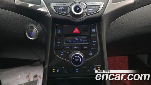 Hyundai AVANTE 2016 — фото 18