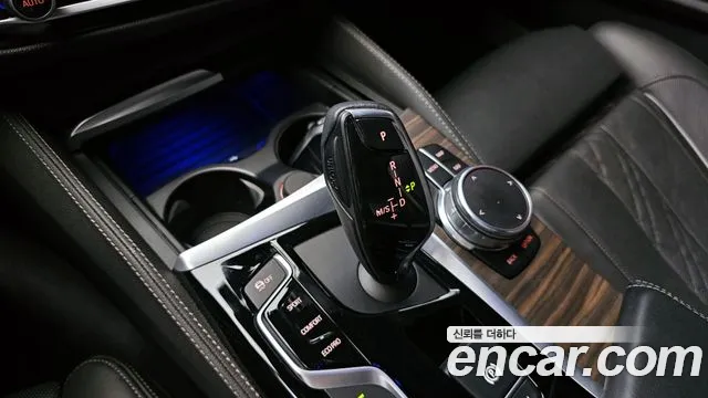 BMW 5-Series 2017 — фото 12