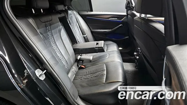 BMW 5-Series 2017 — фото 18