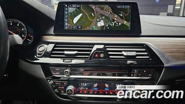 BMW 5-Series 2017 — фото 20
