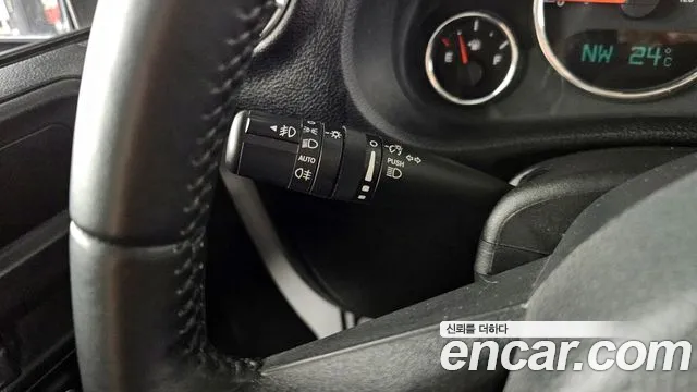 Jeep Wrangler 2017 — фото 14