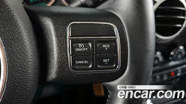 Jeep Wrangler 2017 — фото 16