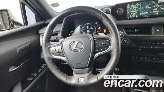 Lexus UX 2021 — фото 18