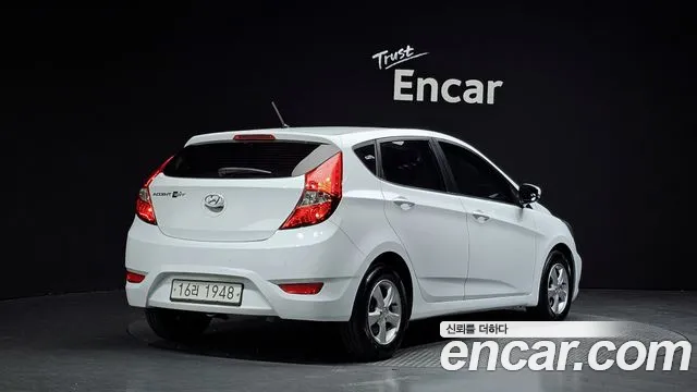 Hyundai Accent 2014 — фото 2