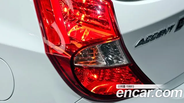 Hyundai Accent 2014 — фото 9