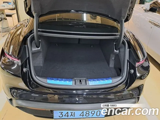 Porsche Taycan 2020 — фото 16