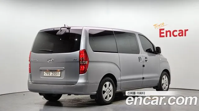 Hyundai Starex 2021 — фото 2