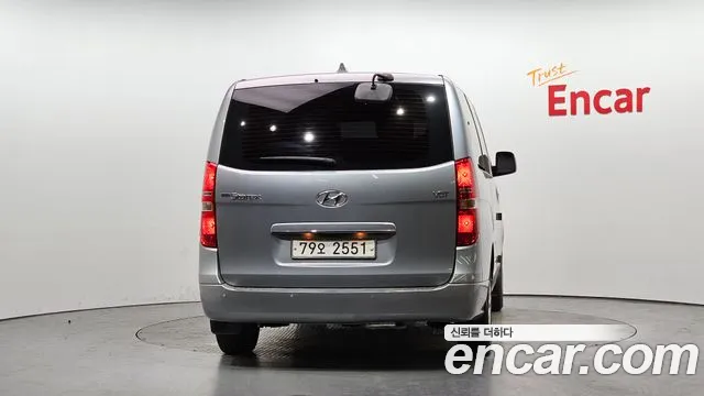 Hyundai Starex 2021 — фото 4