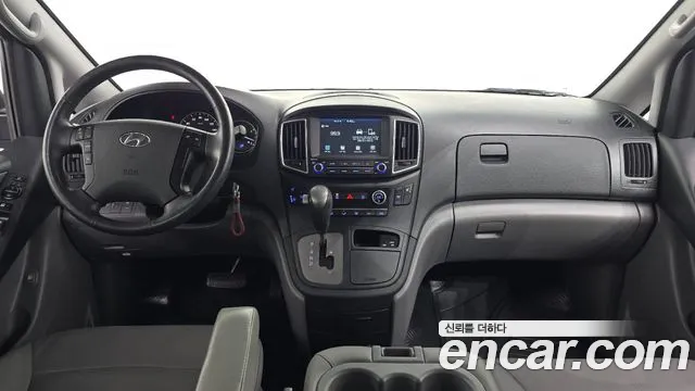 Hyundai Starex 2021 — фото 10