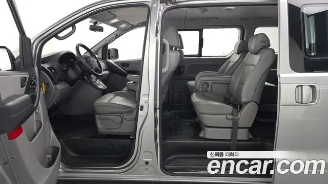 Hyundai Starex 2021 — фото 13