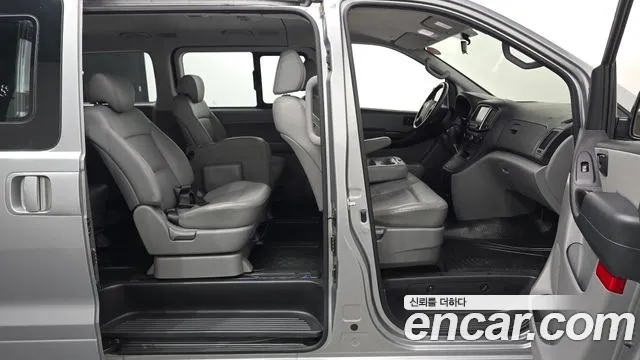 Hyundai Starex 2021 — фото 17