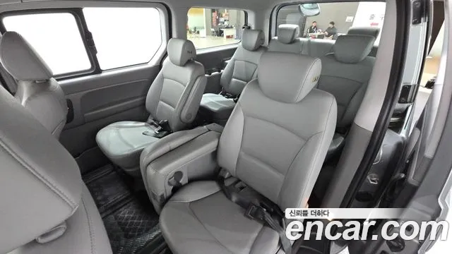 Hyundai Starex 2021 — фото 18
