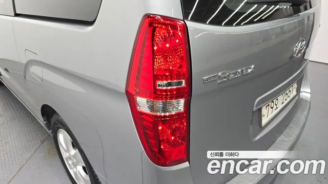 Hyundai Starex 2021 — фото 9
