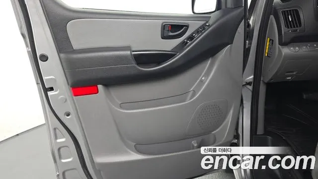 Hyundai Starex 2021 — фото 14