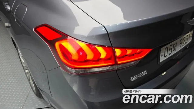 Hyundai Genesis 2016 — фото 9