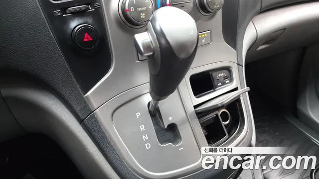 Hyundai Starex 2015 — фото 9