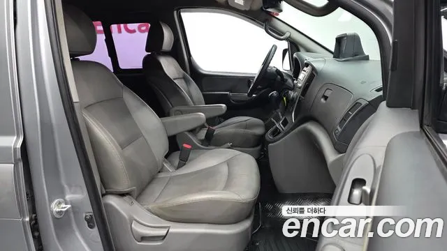 Hyundai Starex 2015 — фото 11