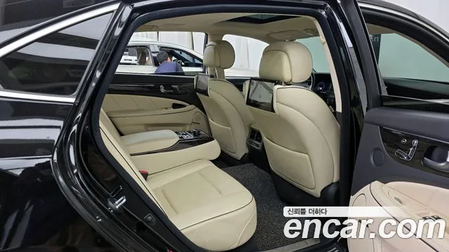 Hyundai Equus 2013 — фото 18