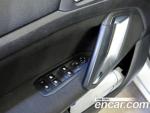 Peugeot 308 2015 — фото 13