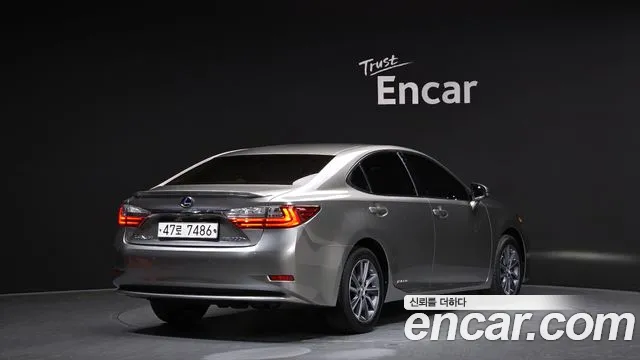 Lexus ES 2017 — фото 2
