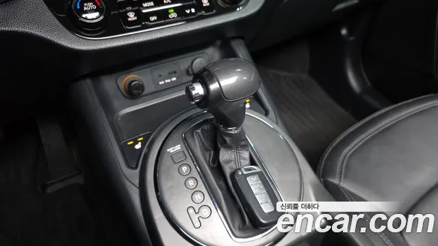 Kia Sportage 2012 — фото 12