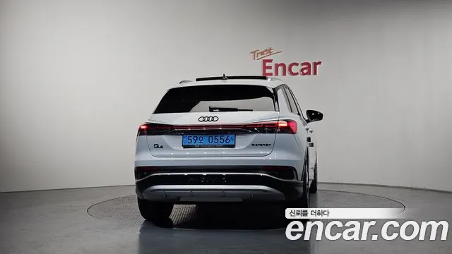Audi Q4 e-tron 2025 — фото 3